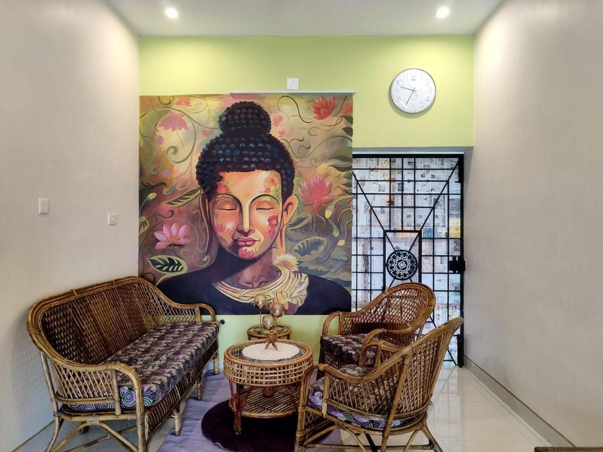 Funk Monk Hostel Ауровиль Экстерьер фото
